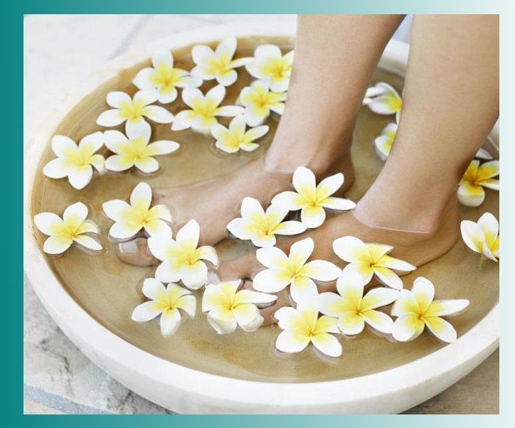 baños de pies con agua caliente